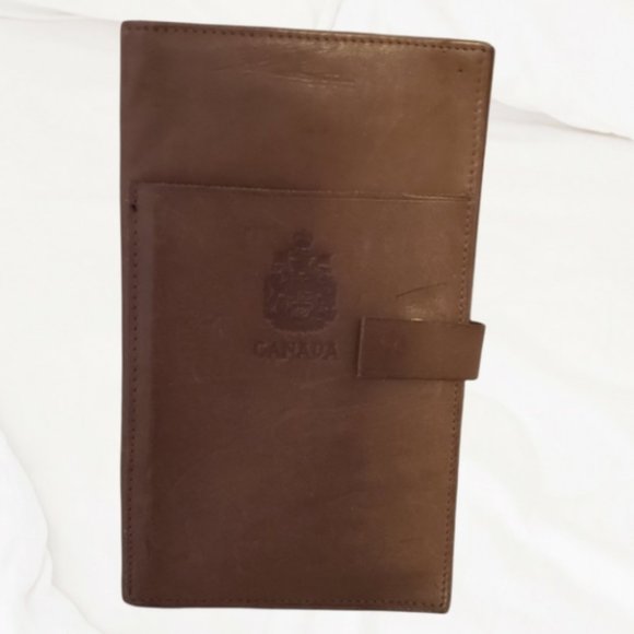 Buxton vintage tan steerhide leather Canada passport travel wallet - Picture 10 of 10